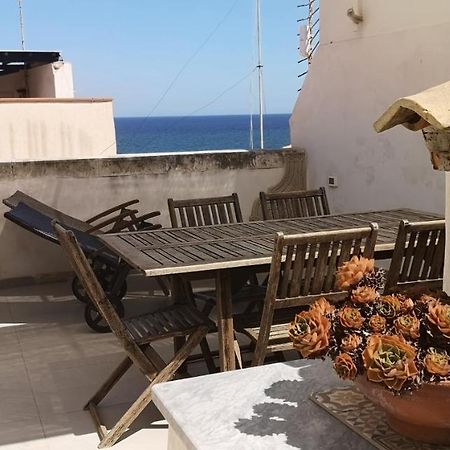 Sea-View Terrace & Bikes Moon Ortigia Holiday Home Сиракуза Екстериор снимка