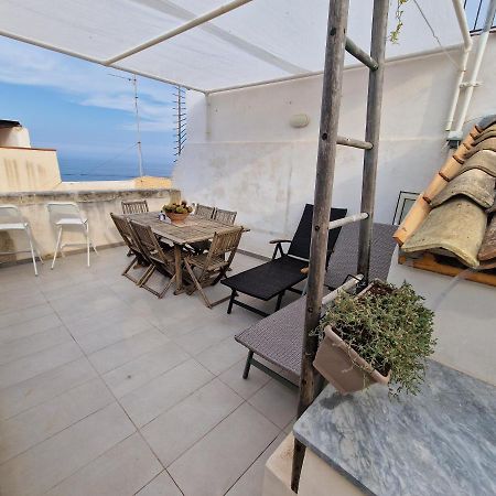 Sea-View Terrace & Bikes Moon Ortigia Holiday Home Сиракуза Екстериор снимка